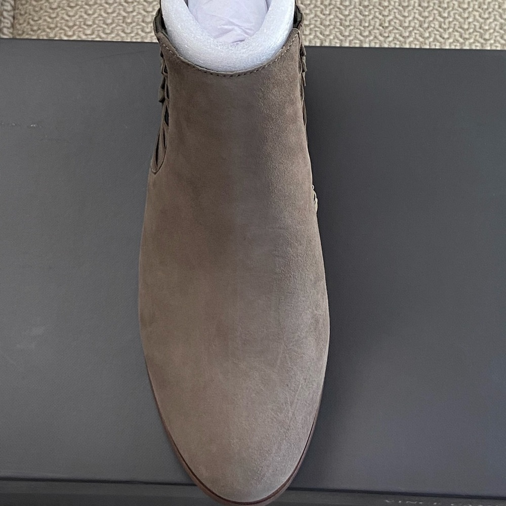 Vince Camuto Prestetta True Suede Bootie 8M - Picture 2 of 11